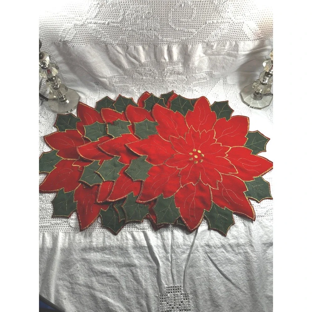 Vintage Christmas Poinsettia Placemats Set of 4 Red Green Gold Holiday Decor